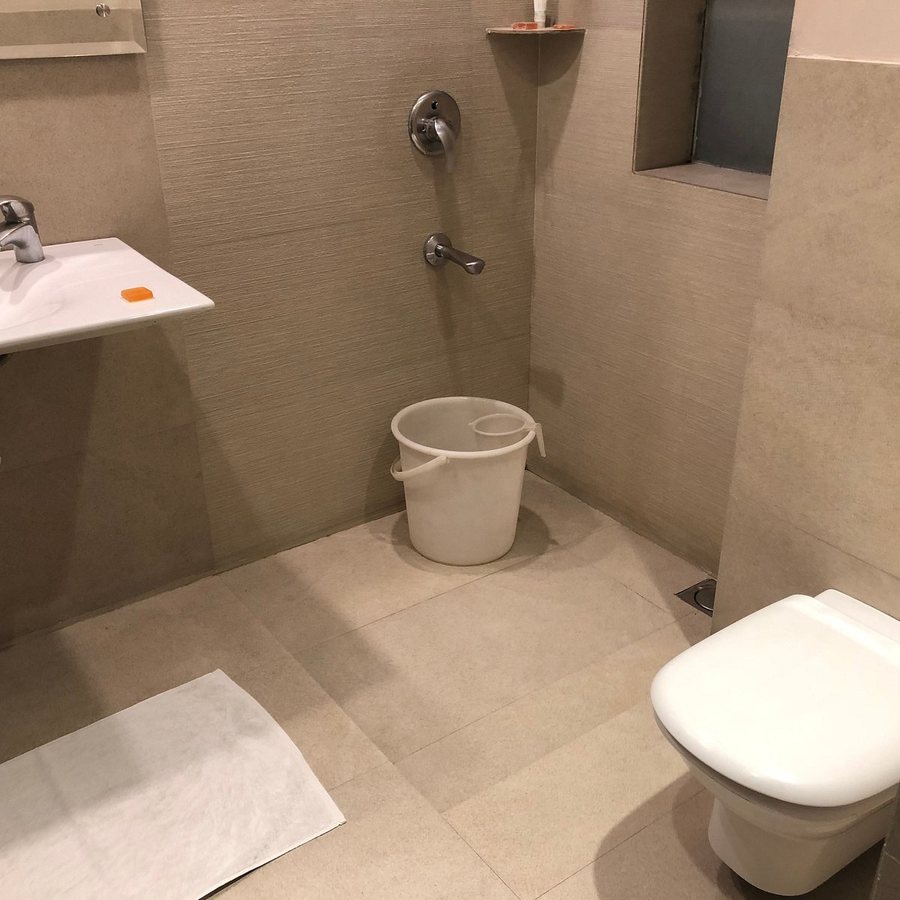 The Legend Inn — Bathroom