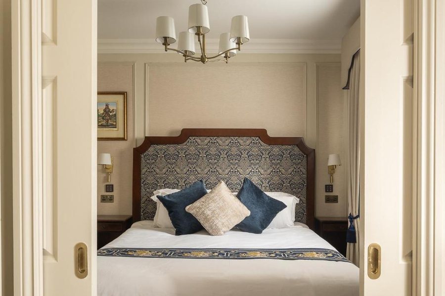 The Leonard Hotel — Guest room
