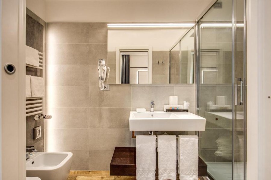 The Liberty Boutique Hotel — Bathroom