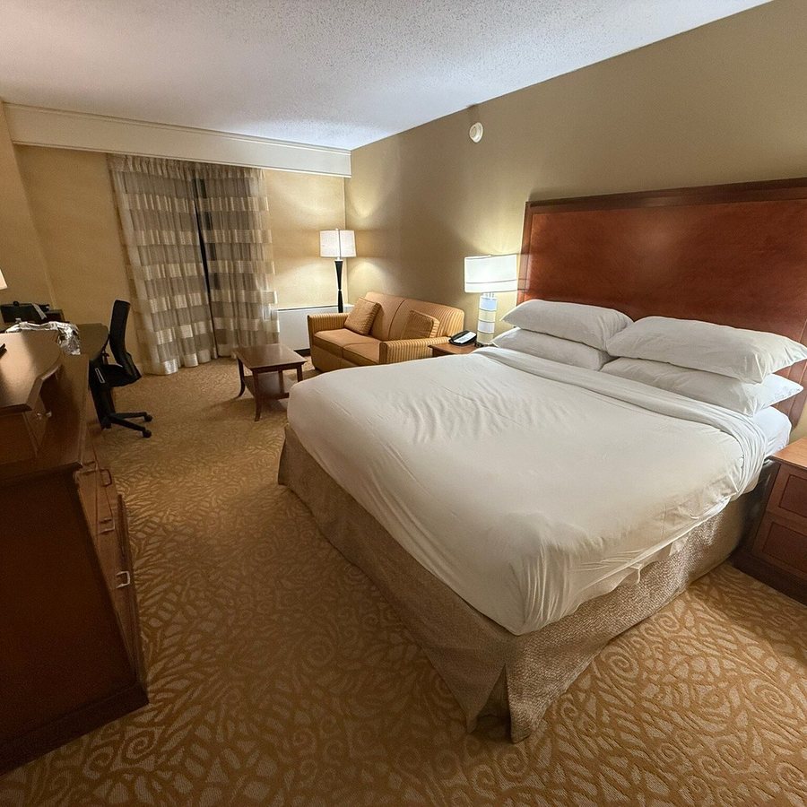 The Lincoln Marriott Cornhusker Hotel — Guest room