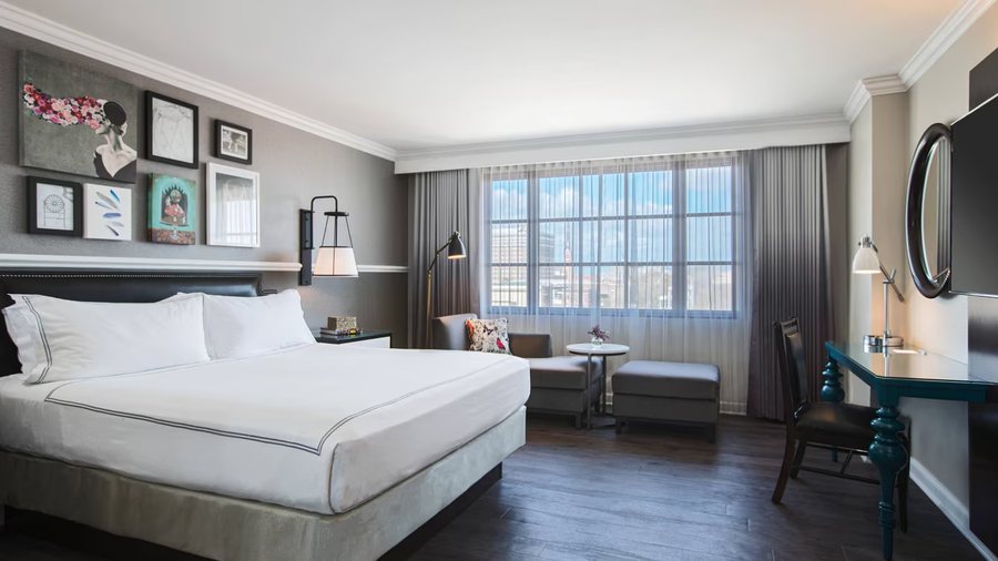 The Lindy Renaissance Charleston Hotel — Guest room
