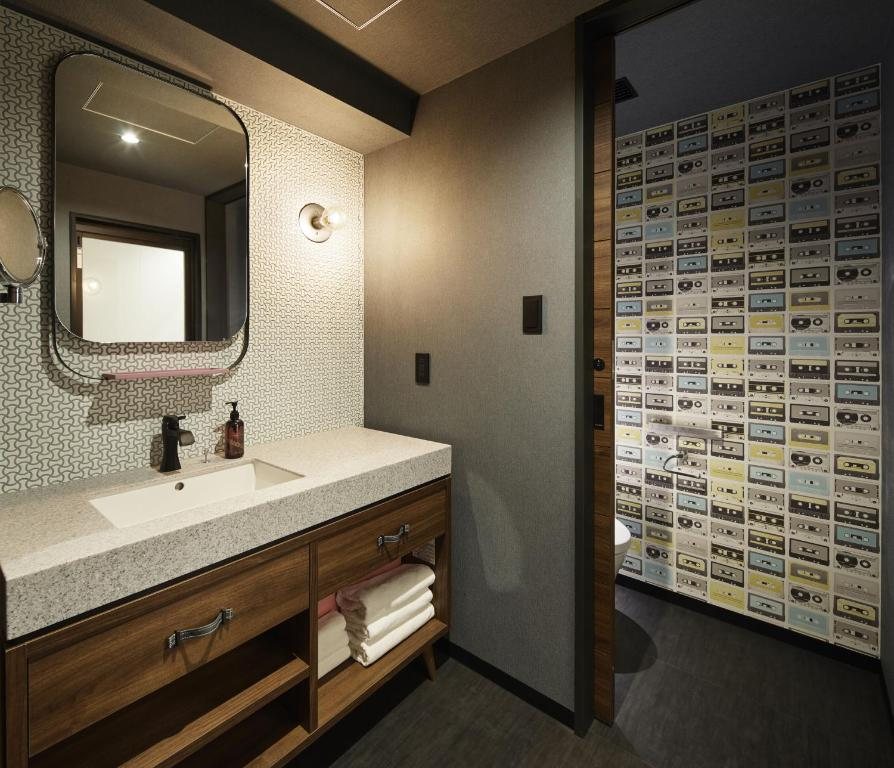 The Lively Azabujuban Tokyo — Bathroom