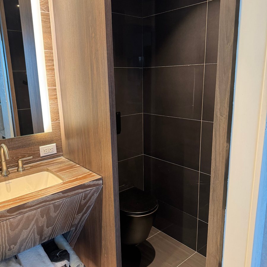 The Livingston JDV by Hyatt — Bathroom