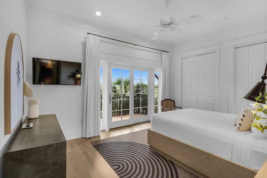 The Lodge 30A — Guest room