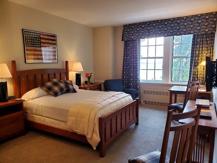 The Lodge At Geneva On The Lake — Guest room