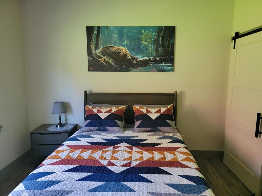 The Lodge At Otter Cove — Guest room