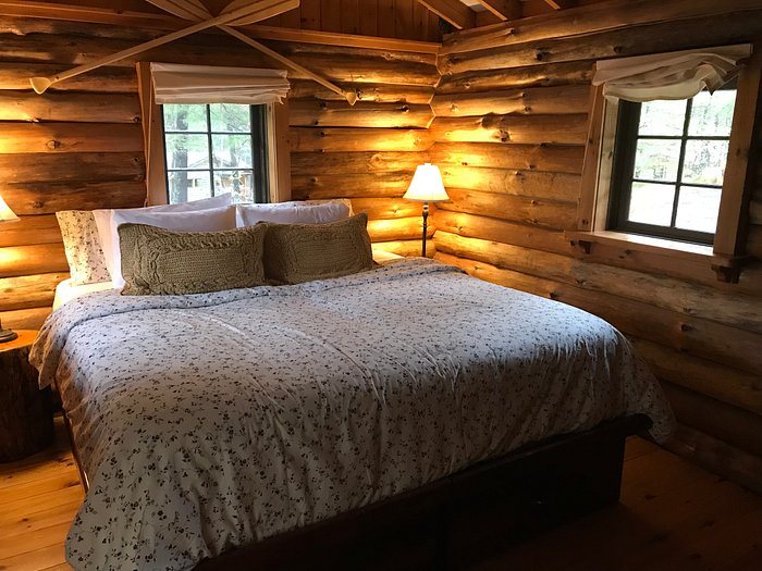 The Lodge at Pine Cove — Guest room