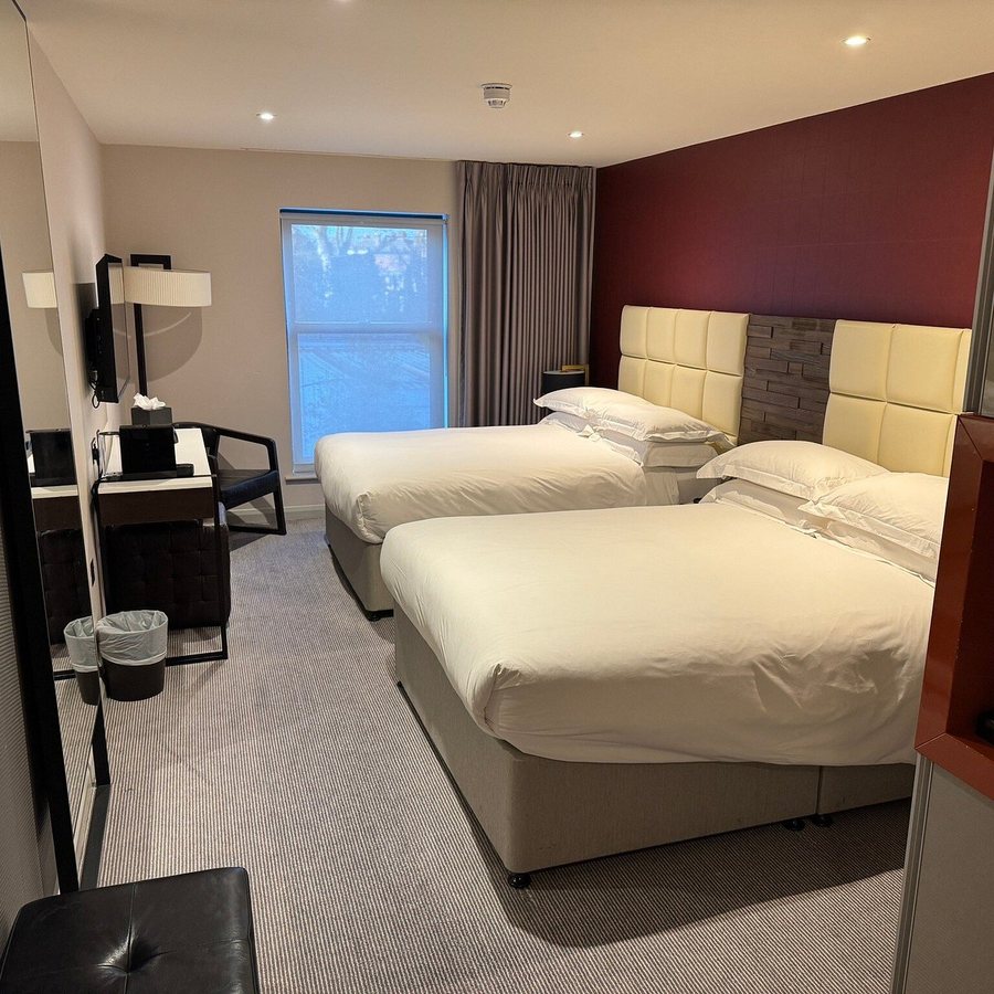 The Lodge Hotel Putney — Guest room