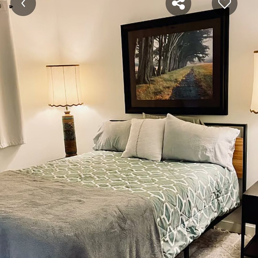 The Lodge Resort at Lake Mary Ronan — Guest room