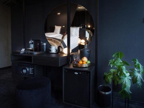 The Loft Hotel Adults Only — Bathroom
