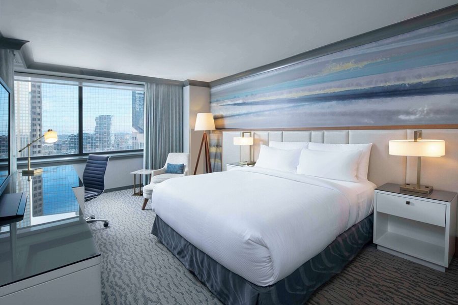The Lofton Hotel Minneapolis Tapestry Collection by Hilton — Guest room