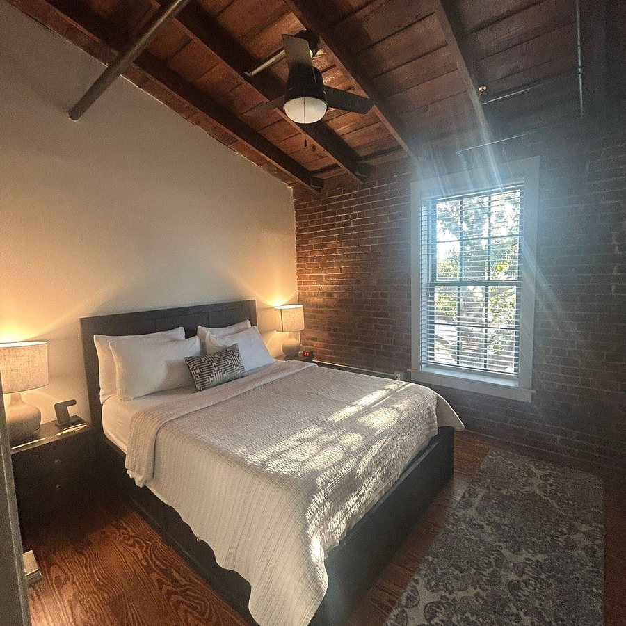 The Lofts at Downtown Salem — Guest room