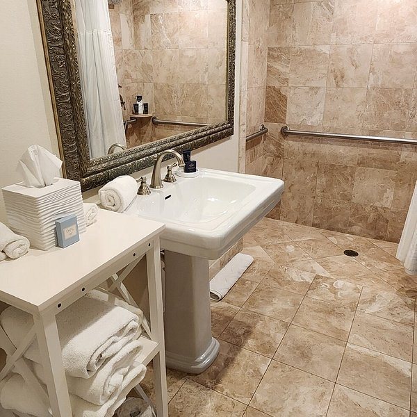 The Lucie — Bathroom