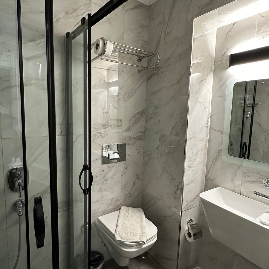 The Luxx Boutigue Hotel Istanbul — Bathroom