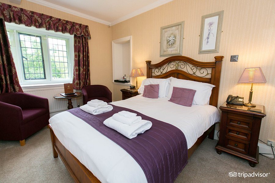 The Mallyan Spout Hotel — Guest room