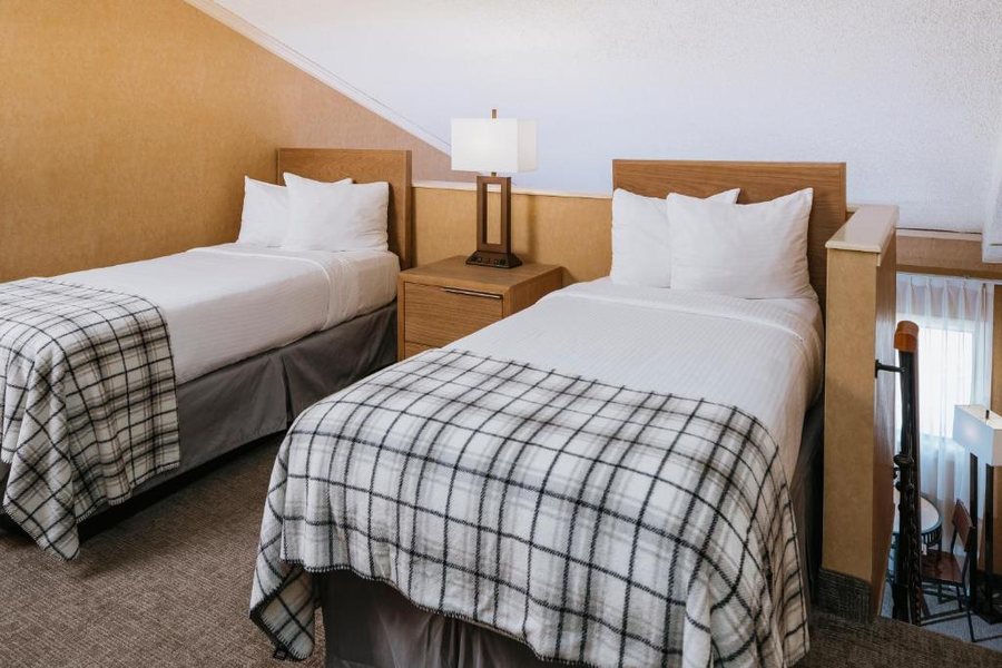 The Mammoth Inn — Guest room
