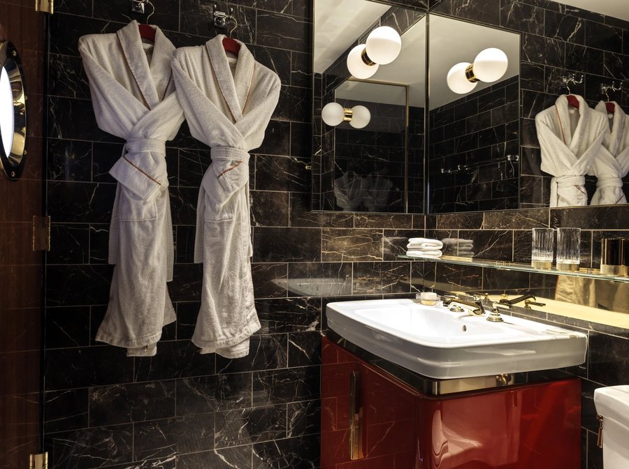 The Mansfield Hotel New York City New York — Bathroom