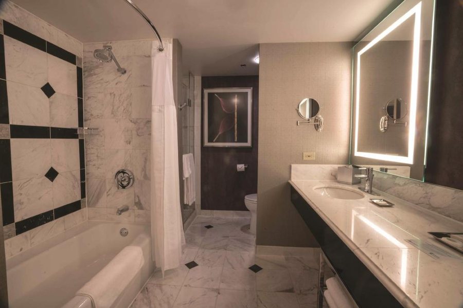 The Mansion at MGM Grand Las Vegas Nevada — Bathroom