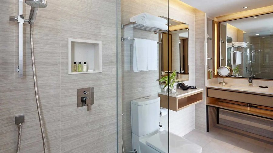 The Marina Phuket Hotel — Bathroom