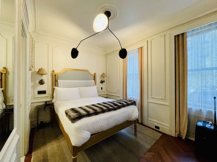 The Marlton Hotel — Guest room