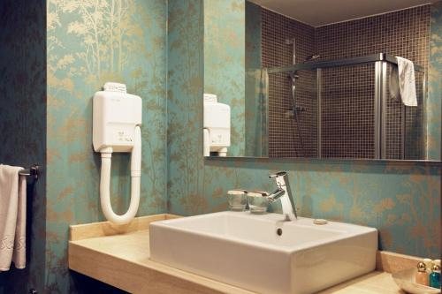 The Marmara Suadiye Residence Istanbul — Bathroom