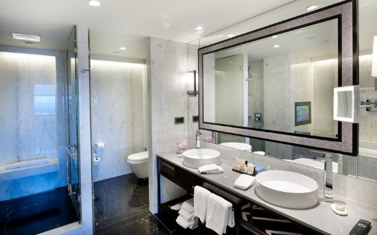 The Marmara Taksim Istanbul — Bathroom