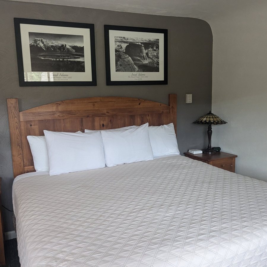 The Maxwell Inn — Guest room