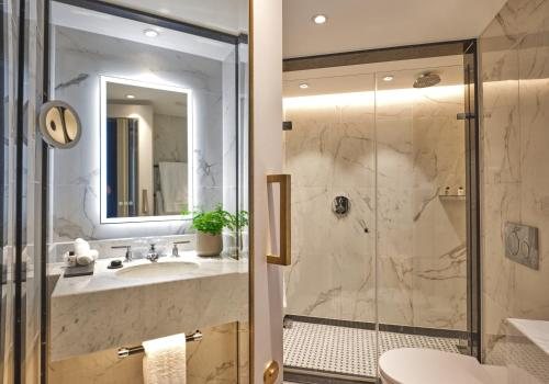 The Mayfair Townhouse — Bathroom
