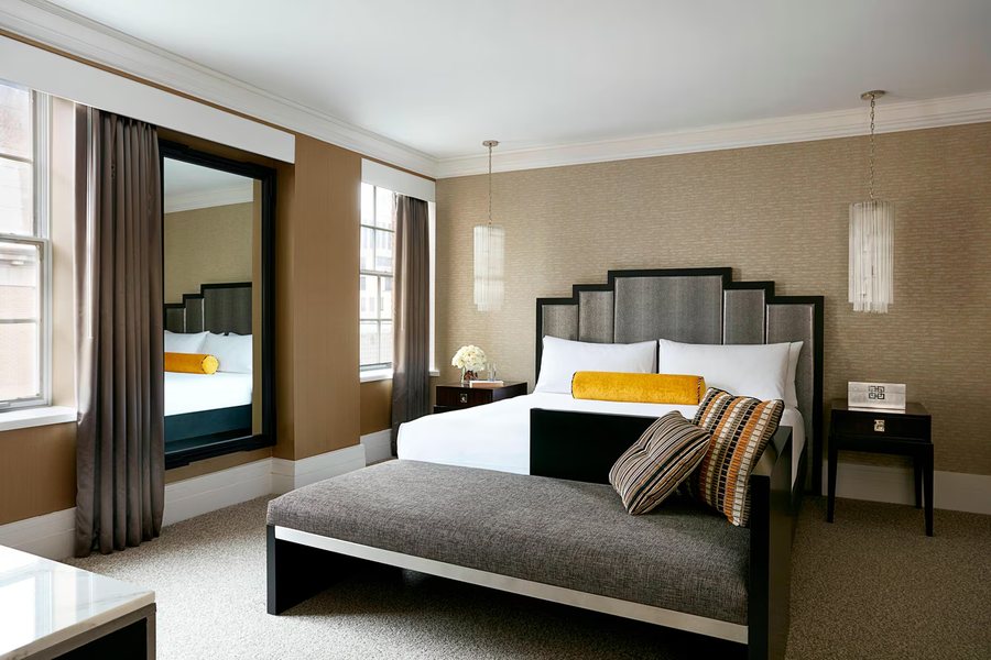The Mayflower Hotel Autograph Collection — Guest room