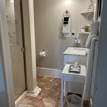 The Mccall House Boutique Hotel — Bathroom