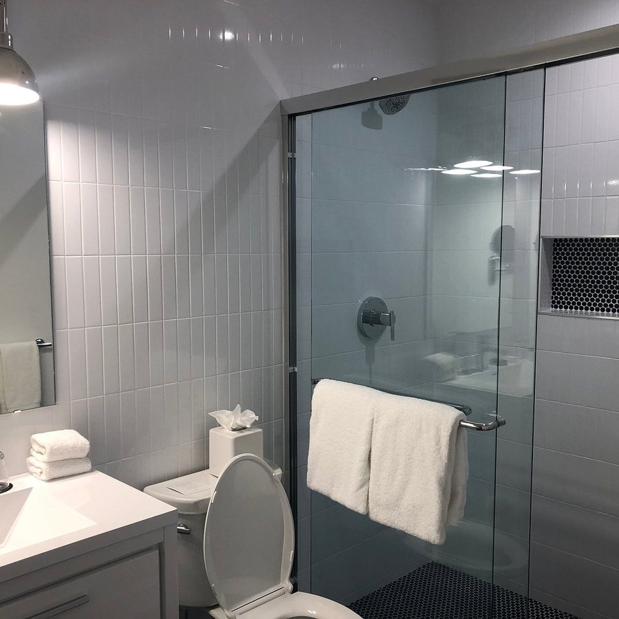 The Menhaden Hotel — Bathroom