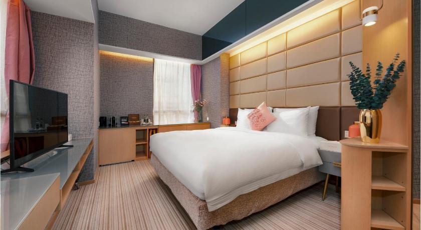 The Mercer — Guest room