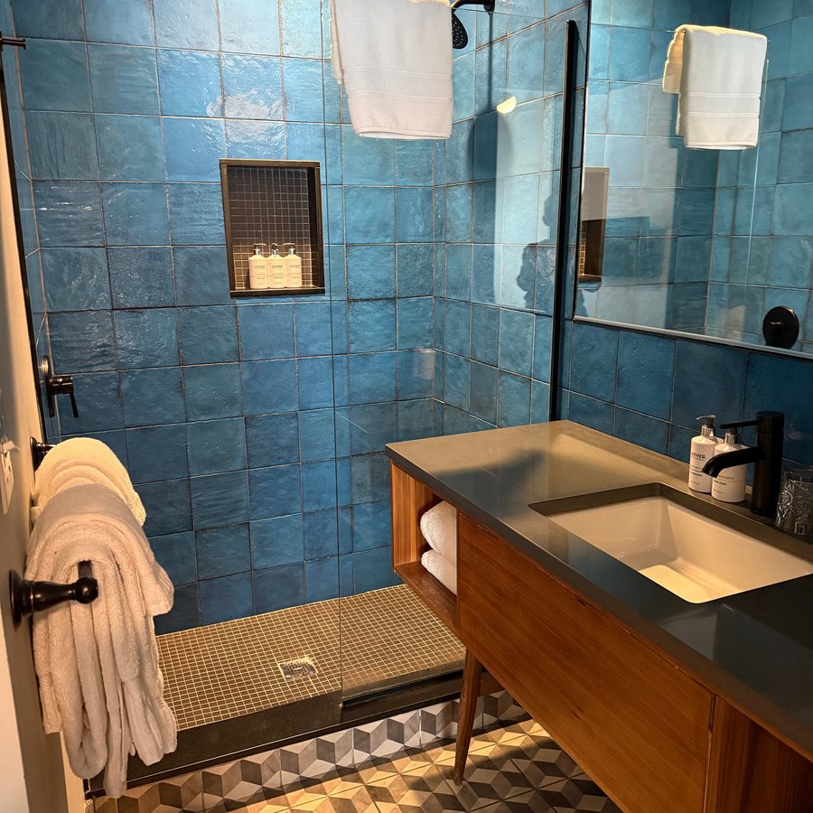 The Merchant — Bathroom