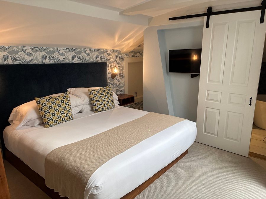 The Merchant — Guest room