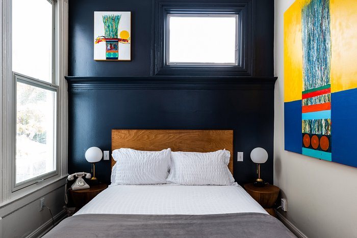 The Metro Hotel — Guest room