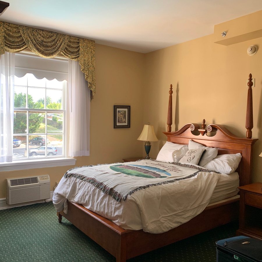 The Mimslyn Inn — Guest room