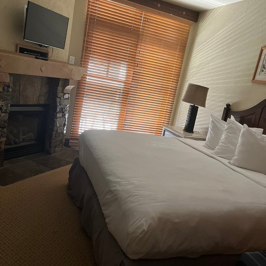 The Miners Club — Guest room