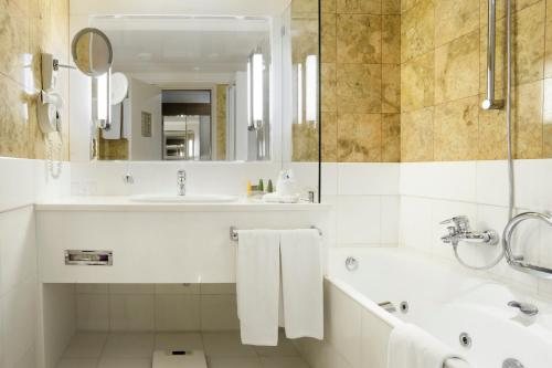 The Modernist Athens — Bathroom