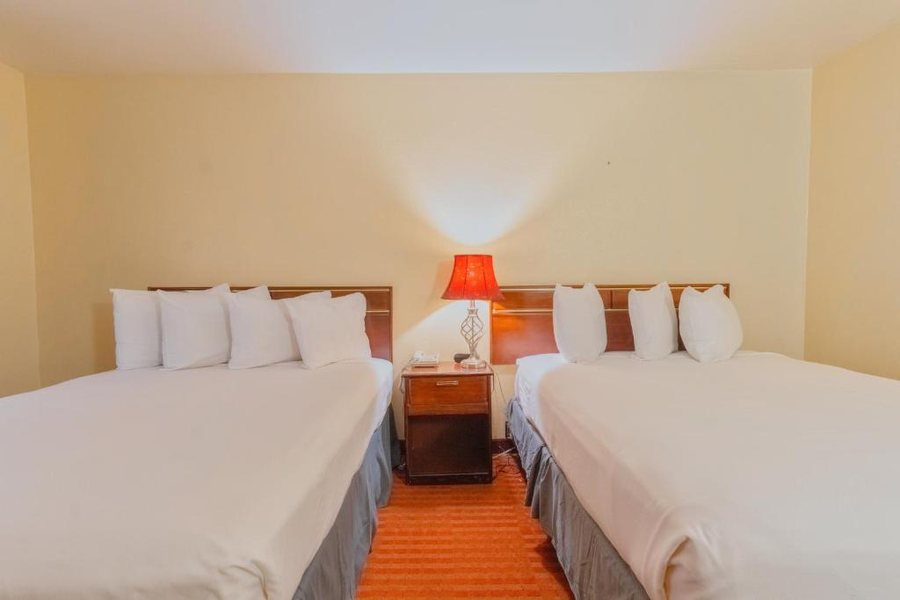 The Monarch Inn — Guest room