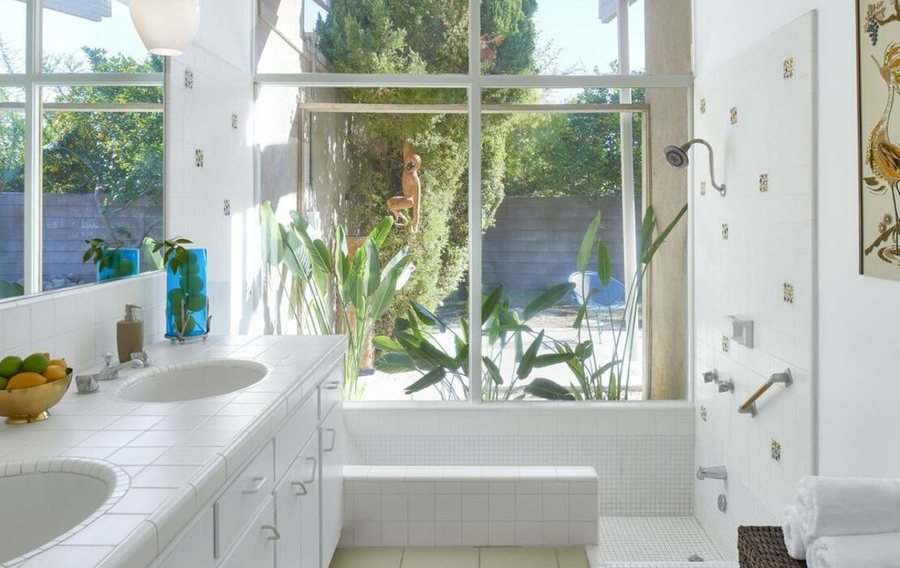 The Monkey Tree Hotel by AvantStay — Bathroom