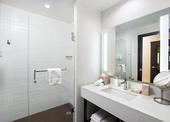 The Moran Hotel — Bathroom