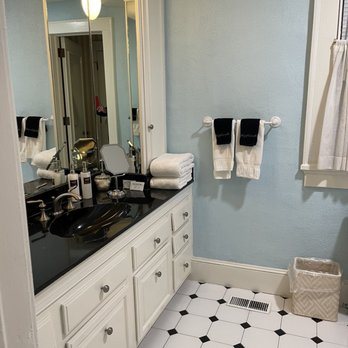 The Morehead Inn — Bathroom