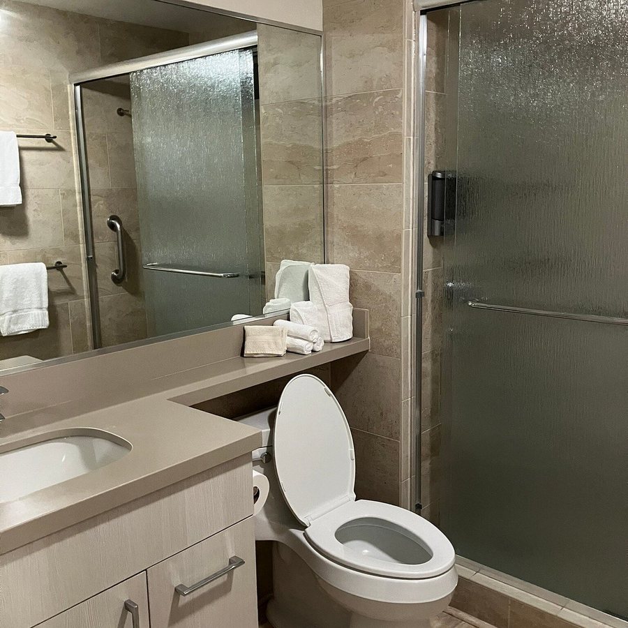 The Napili Bay — Bathroom