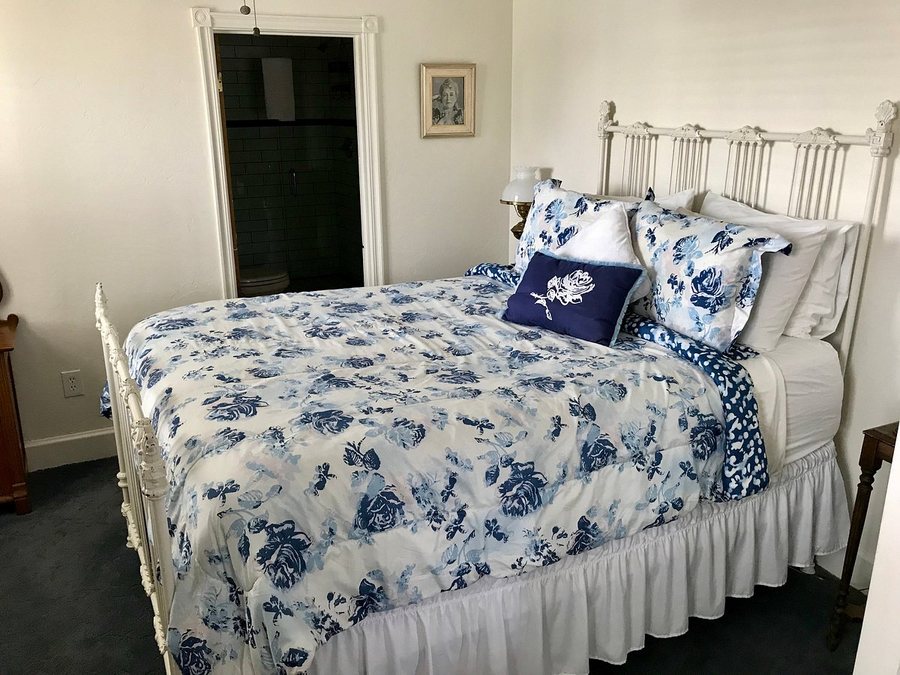 The National Hotel — Guest room