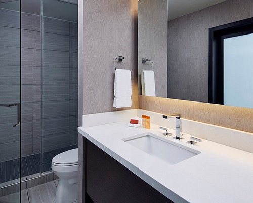 The Nest Palo Alto — Bathroom