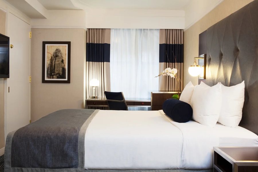 The New Yorker Miami Hotel — Guest room