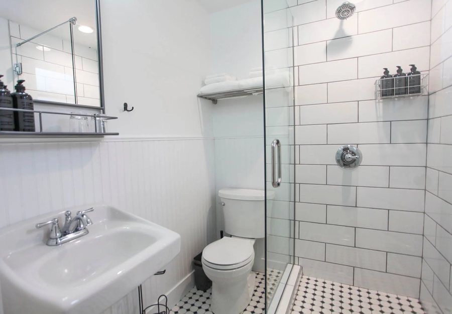 The Nightingale Motel — Bathroom