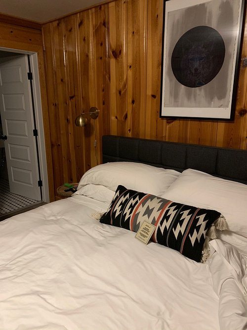 The Nightingale Motel — Guest room