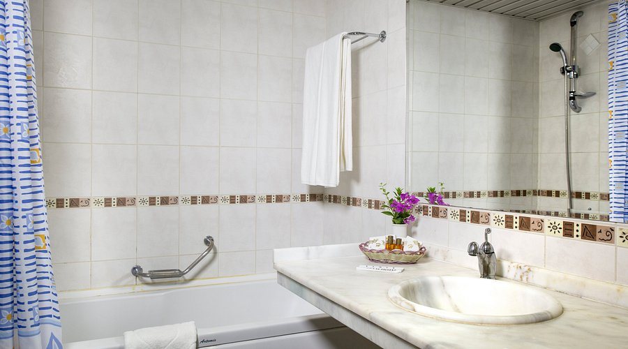 The Nix Hotel Kemer — Bathroom