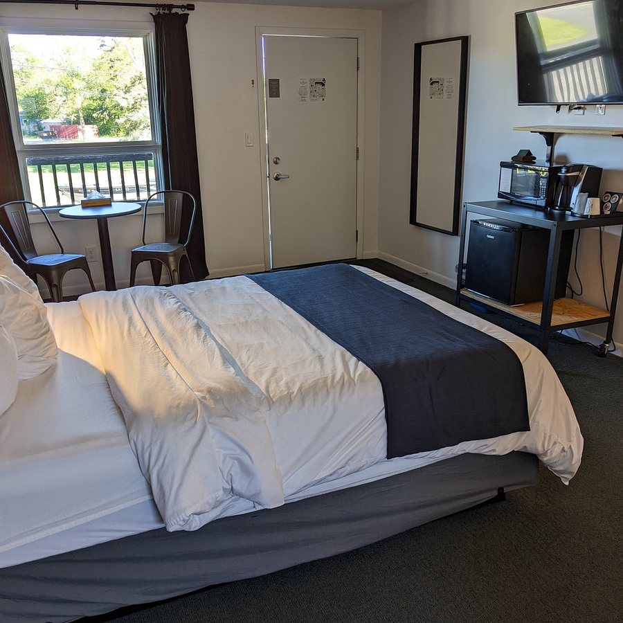 The Nomad Motel — Guest room